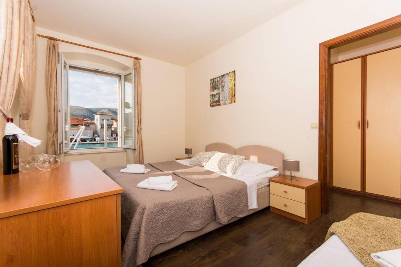 Vila Liza Bed & Breakfast Trogir Exterior photo