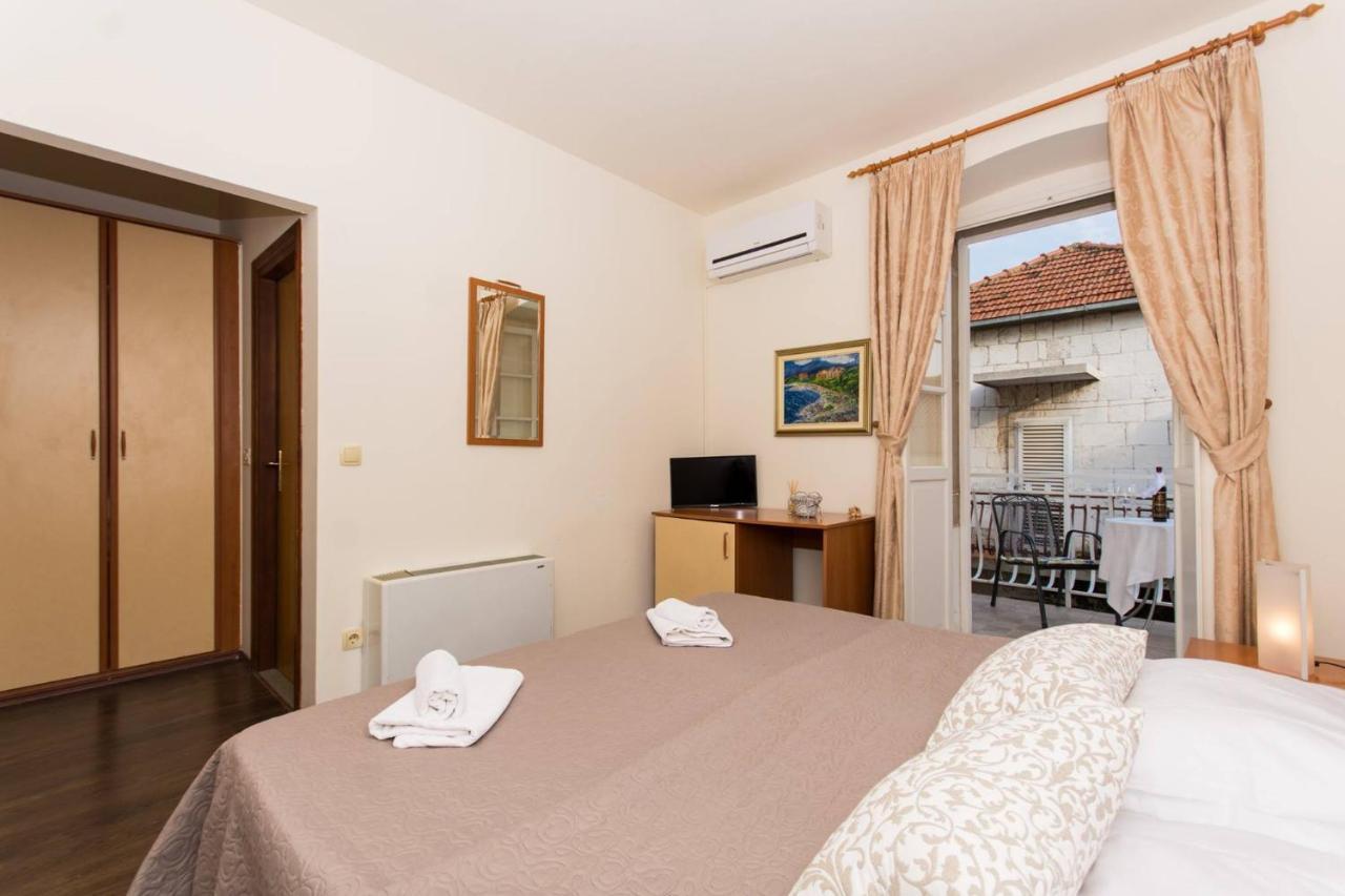 Vila Liza Bed & Breakfast Trogir Exterior photo