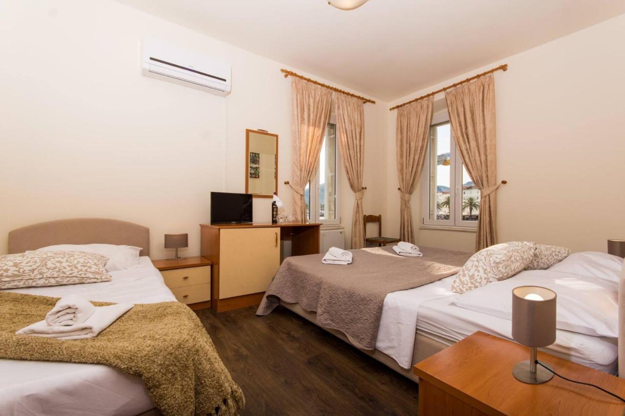 Vila Liza Bed & Breakfast Trogir Exterior photo