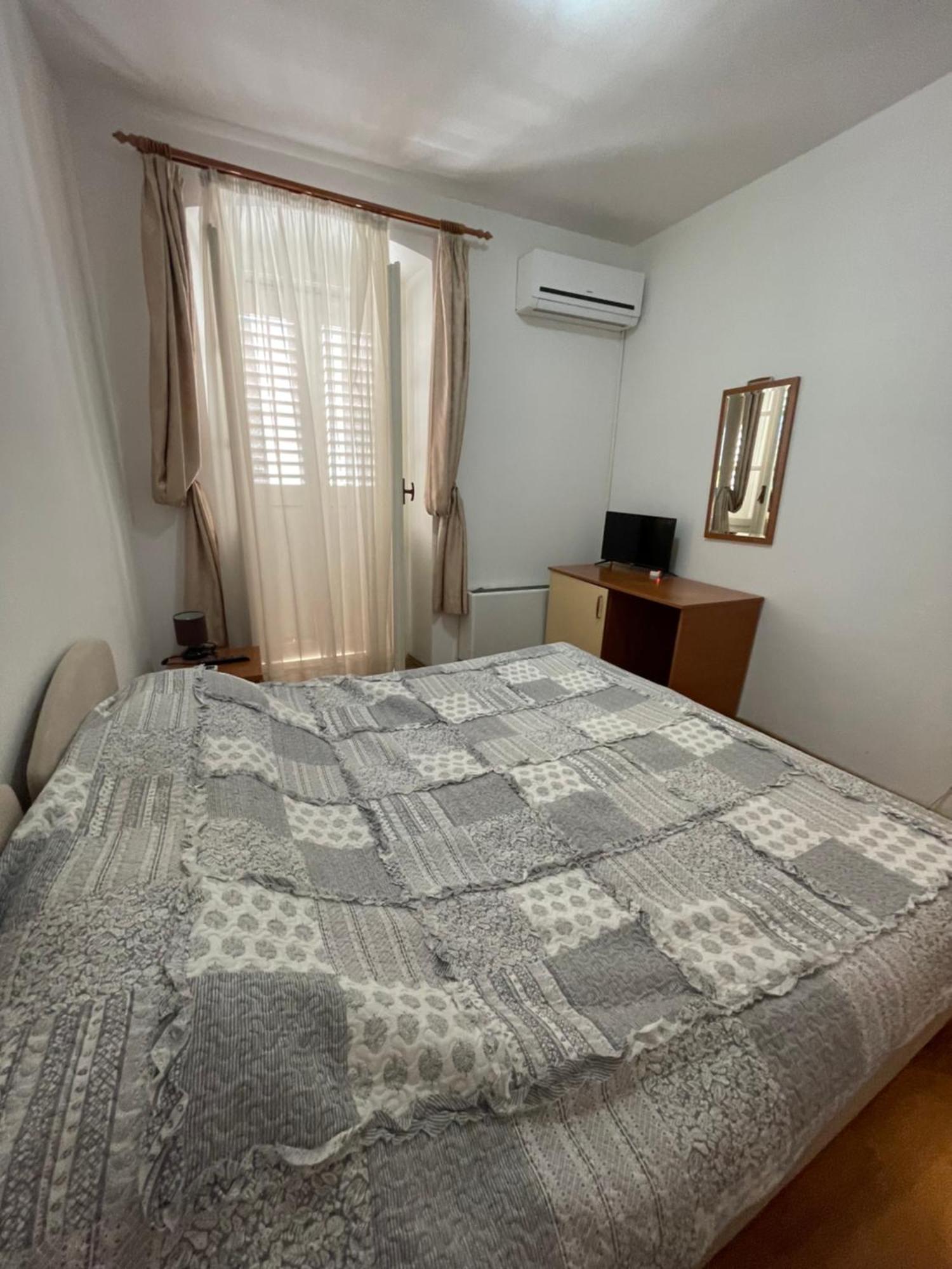 Vila Liza Bed & Breakfast Trogir Exterior photo